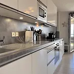 Apartamento T2 Climatisé Avec Grande Terrasse, Piscine Et Parking Privatif, Proche Et Commerces. - Fr-1-251-441