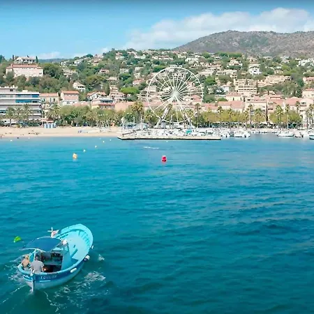 Apartamento T2 Climatisé Avec Grande Terrasse, Piscine Et Parking Privatif, Proche Et Commerces. - Fr-1-251-441 Le Lavandou