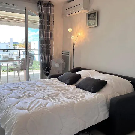 T2 Climatisé Avec Grande Terrasse, Piscine Et Parking Privatif, Proche Et Commerces. - Fr-1-251-441 Le Lavandou